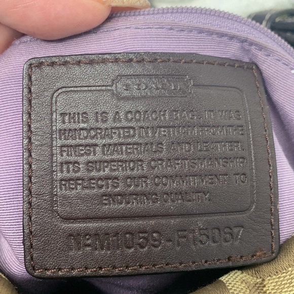 24CM SIGNATURE DUFFLE (COACH F15067)
SILVER/KHAKI/MAHOGANY - Picture 7 of 8